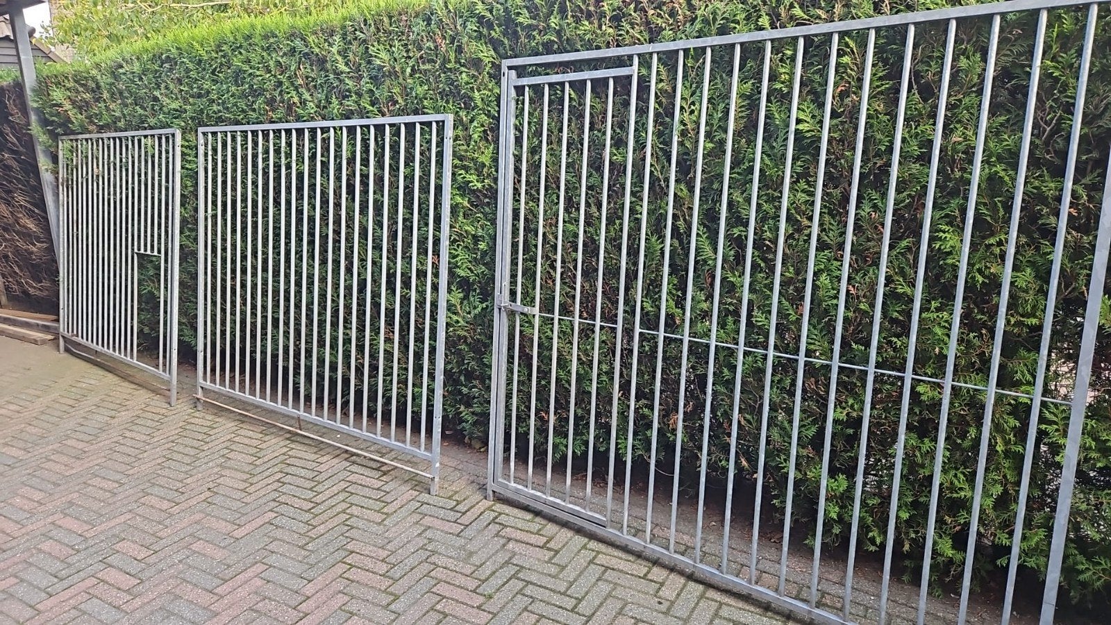 3 mooie hekken voor hondenkooi, Dieren en Toebehoren, Ophalen