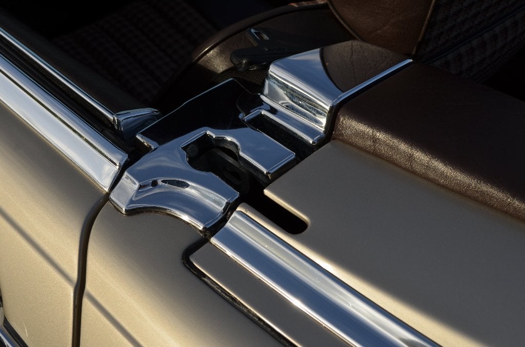 Mercedes 300 SL R107 handgeschakeld, foto 12