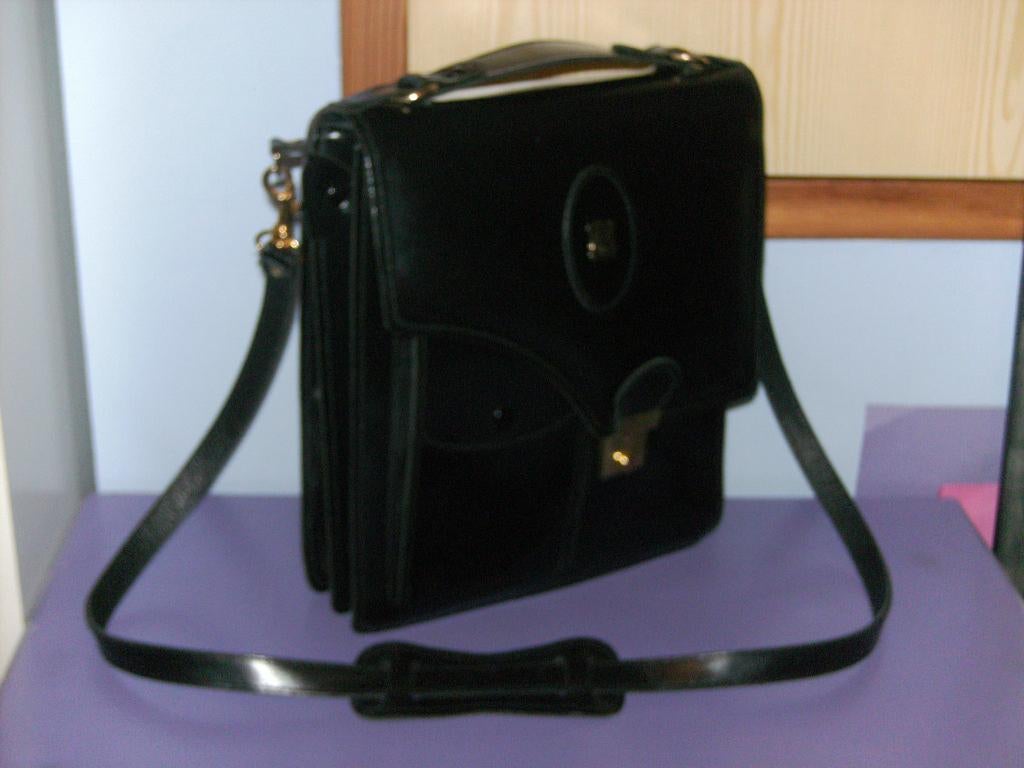 Vintage handtas met slot., Handtassen en Accessoires, Tassen | Damestassen, Ophalen of Verzenden, Gebruikt, Zwart, Handtas