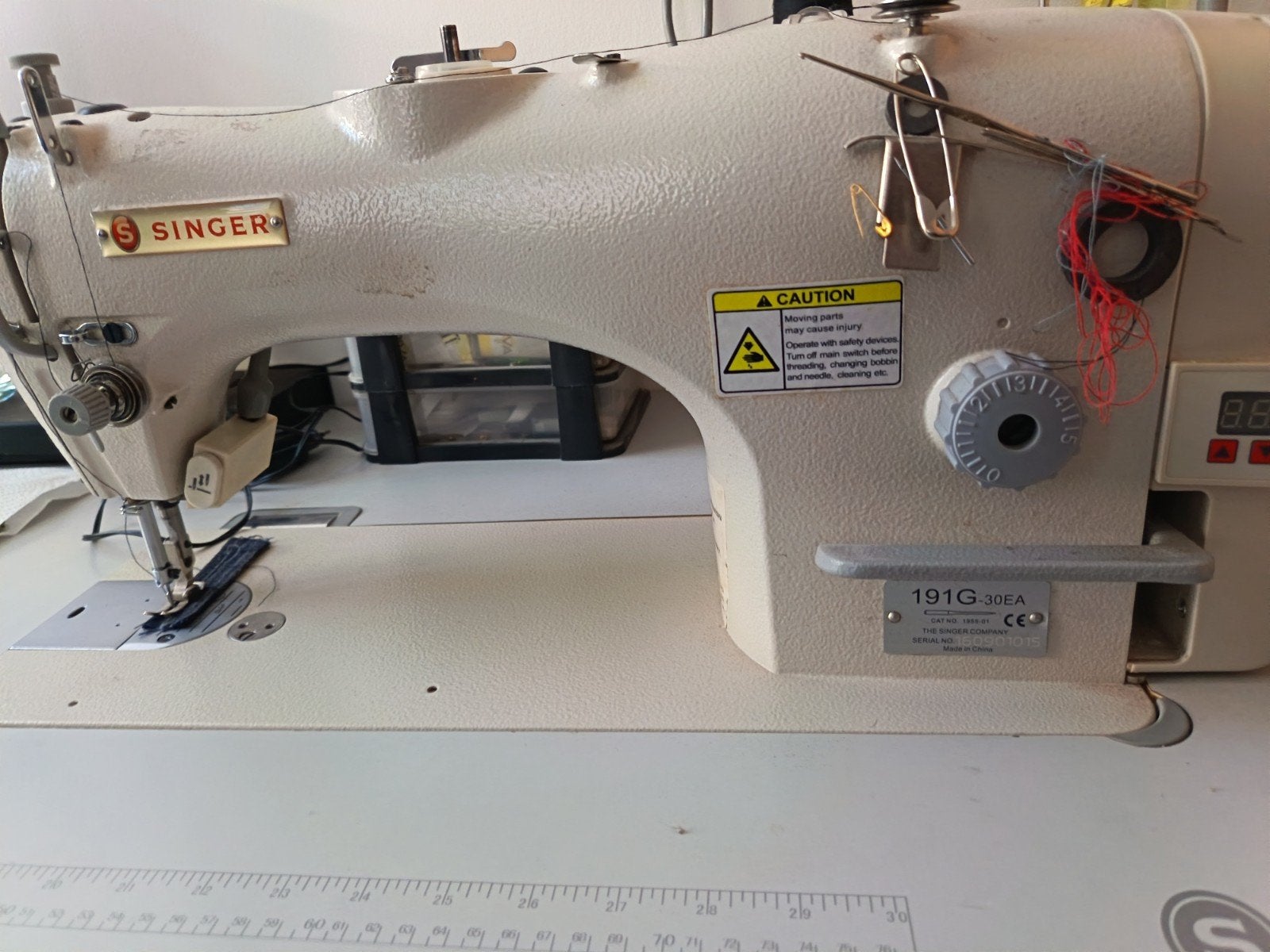 Proffesionele naaimachine, Hobby en Vrije tijd, Naaimachines en Toebehoren, Ophalen, Naaimachine