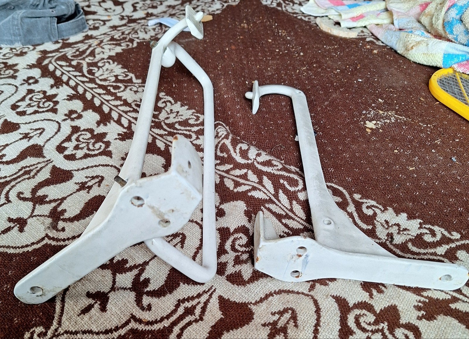 set handdoekhouders voor onderhoud lavabo, Ophalen
