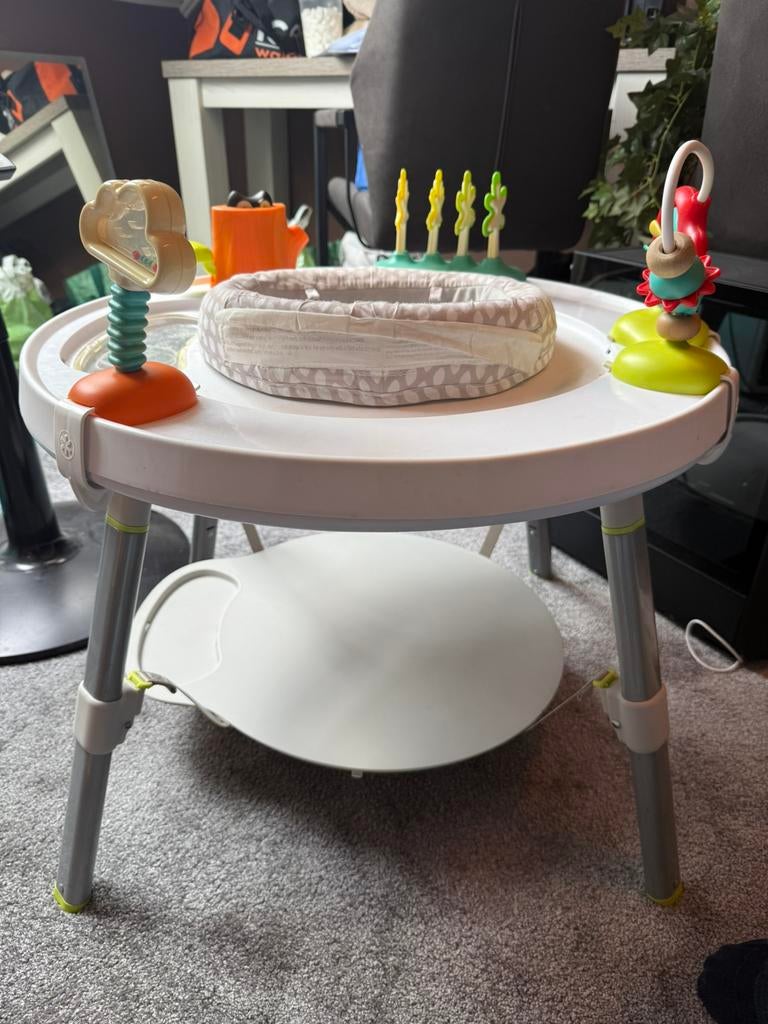 Skip hop activiteiten tafel, Kinderen en Baby's, Ophalen, Zo goed als nieuw