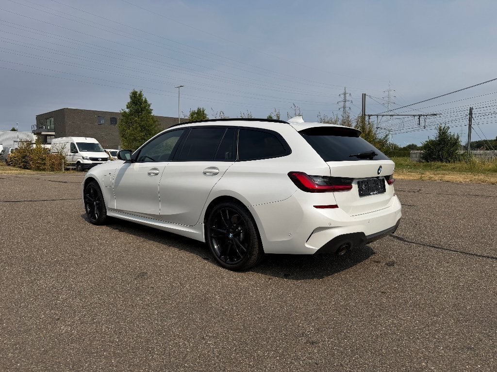BMW 330e G21 2020 72d km HUD PANO 360, Auto's, Automaat, Achterwielaandrijving, Euro 6, Wit