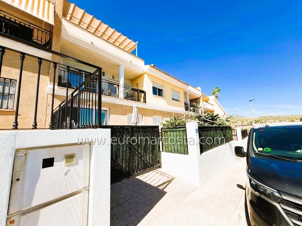 ref 4647 . Maison mitoyenne avec piscine commune,, Immo, Village, 6 pièces, Alfaz del pi, Maison d'habitation