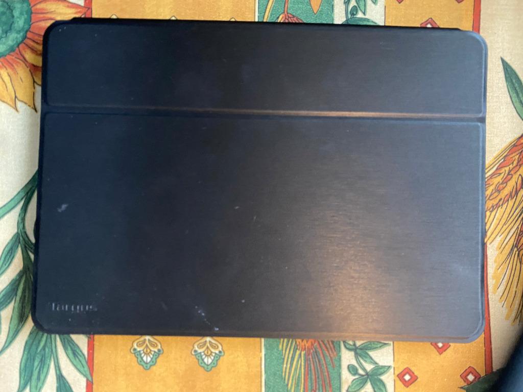 tablethoes TARGUS voor ipad 10,2 duim, 10 inch, Bescherming voor- en achterkant, Ophalen of Verzenden, Zo goed als nieuw