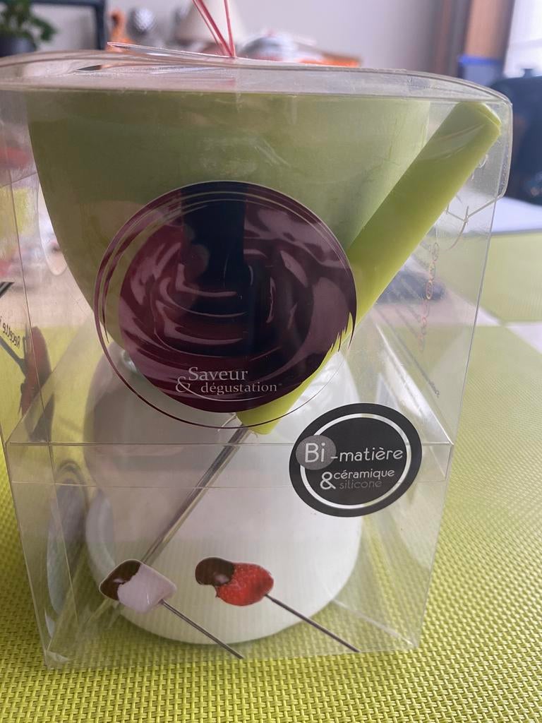 Fondue chocolat, Neuf