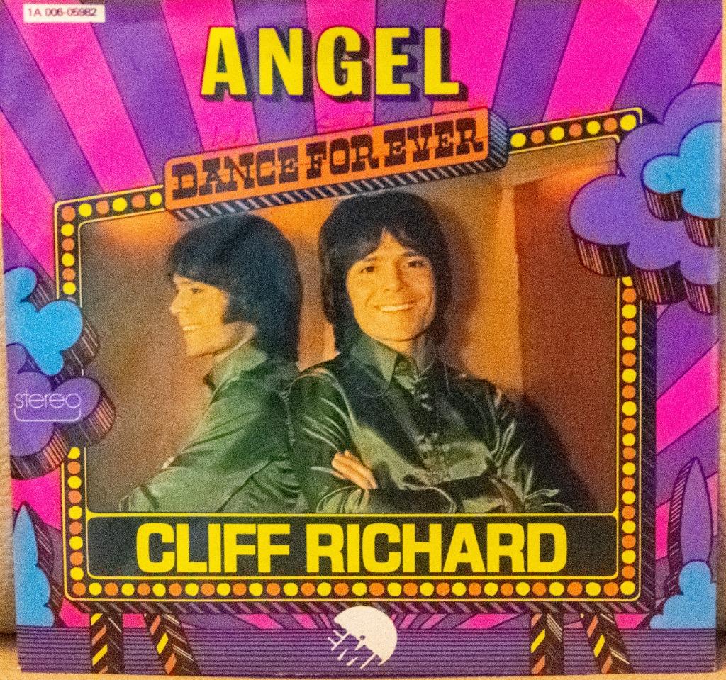 vinyl single Cliff Richard - Angel/Living doll, 7 inch, Single, Ophalen of Verzenden, Zo goed als nieuw
