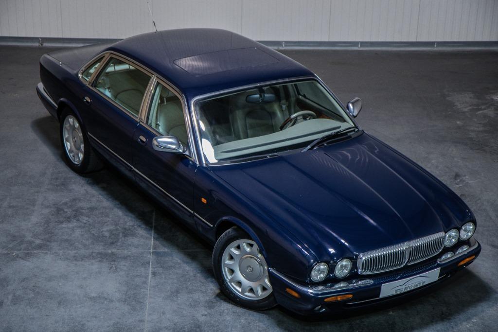 Daimler Super V8 Jaguar 4.0 V8 MEMORY SEATS*ZETELVERWARMING, Auto's, Automaat, Achterwielaandrijving, Blauw, Leder