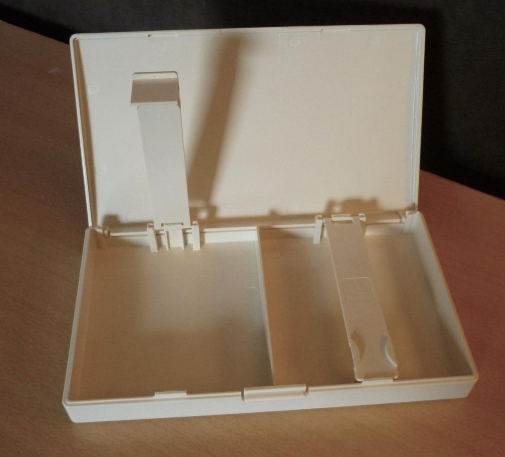 Platte ecru opbergdoos voor diskettes floppy disk, Computers en Software, Overige Computers en Software, Ophalen of Verzenden
