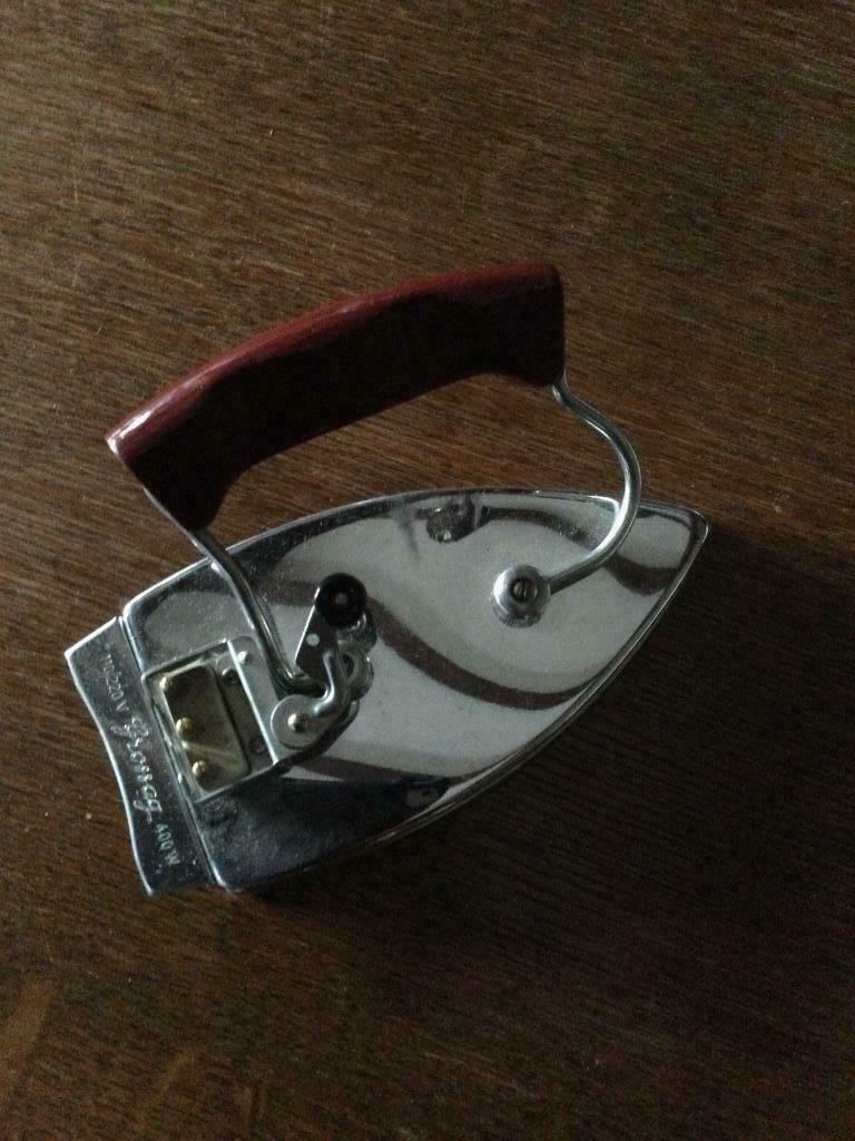 Fer à repasser ancien Grossag 400W, Elektronische apparatuur, Strijkijzers en Strijkplanken, Ophalen, Zo goed als nieuw, Strijkijzer met snoer
