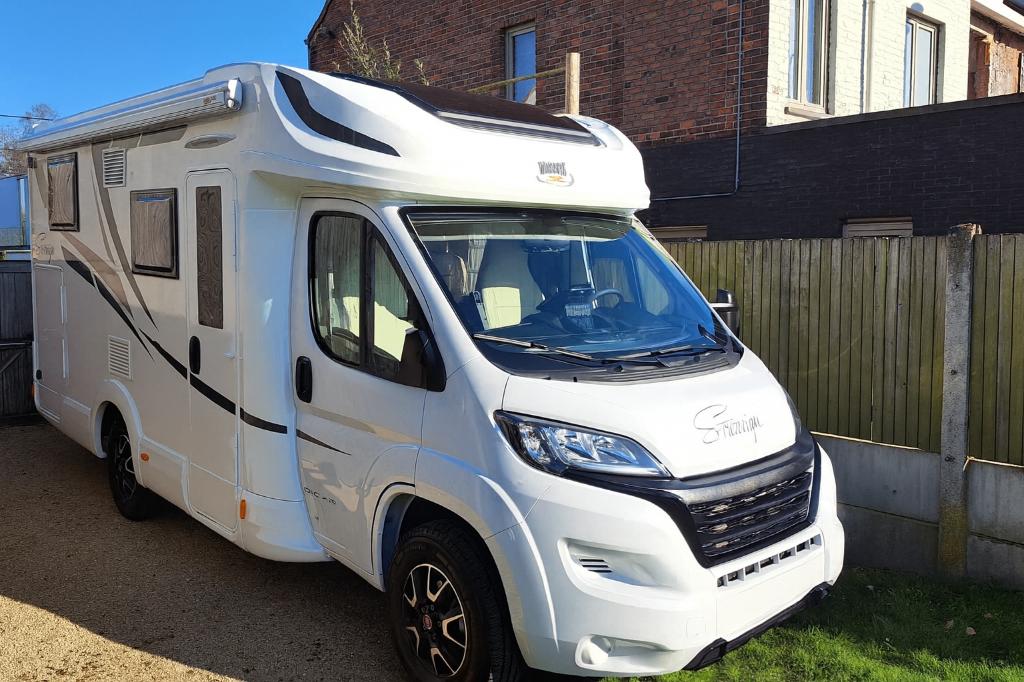 MC Louis Sovereign 439G met hefbed, Caravans en Kamperen, Ringverwarming, Fiat, Luifel, Particulier
