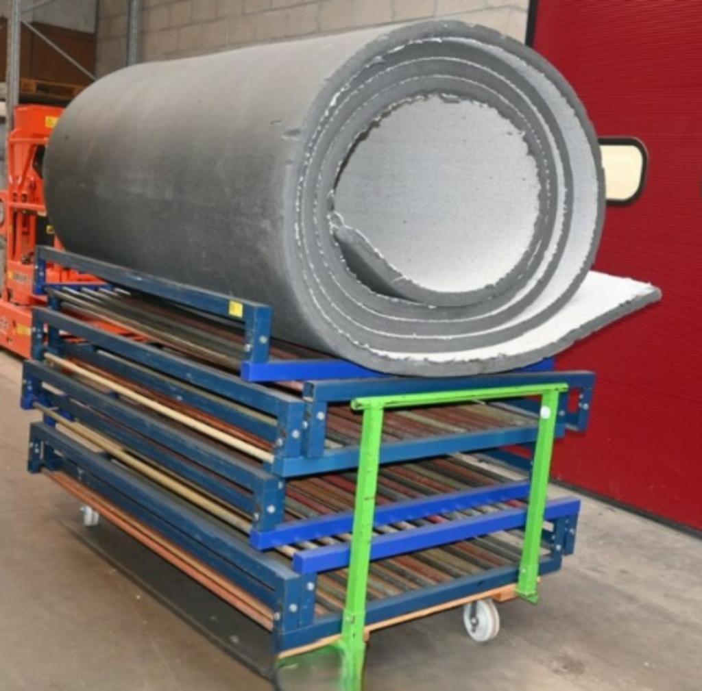 Tumbling turnmat met 10 ondersteunende frames, 12 meter, Sport en Fitness, Turnen, Ophalen, Gebruikt, Blauw, Materiaal