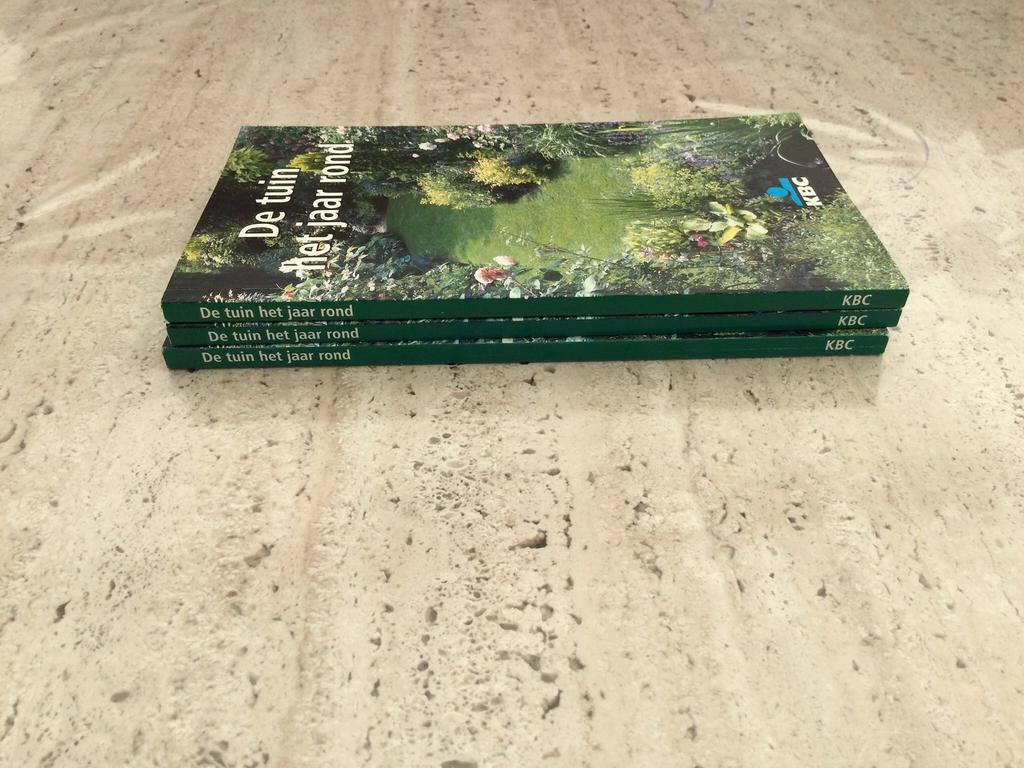 Drie KBC boeken: ‘De tuin het jaar rond’, Boeken, Ophalen of Verzenden, Zo goed als nieuw