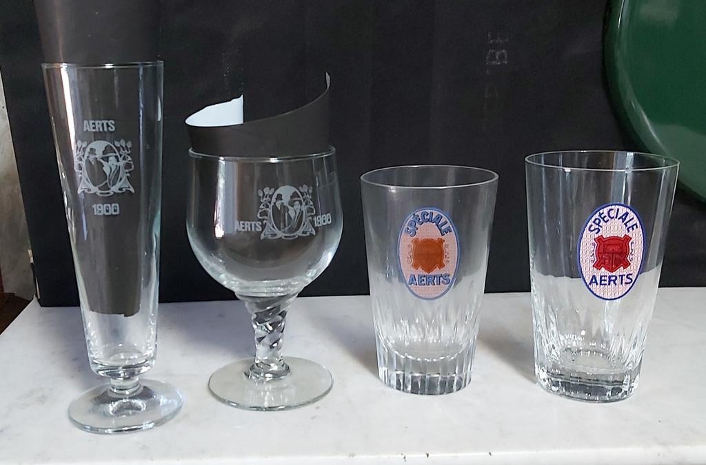Speciale Aerts 17 verschillende glazen, Verzamelen, Biermerken, Ophalen of Verzenden