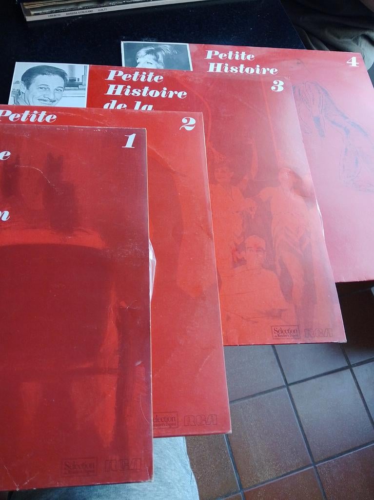 4 vinyles. La petite histoire de la grande chanson, Enlèvement