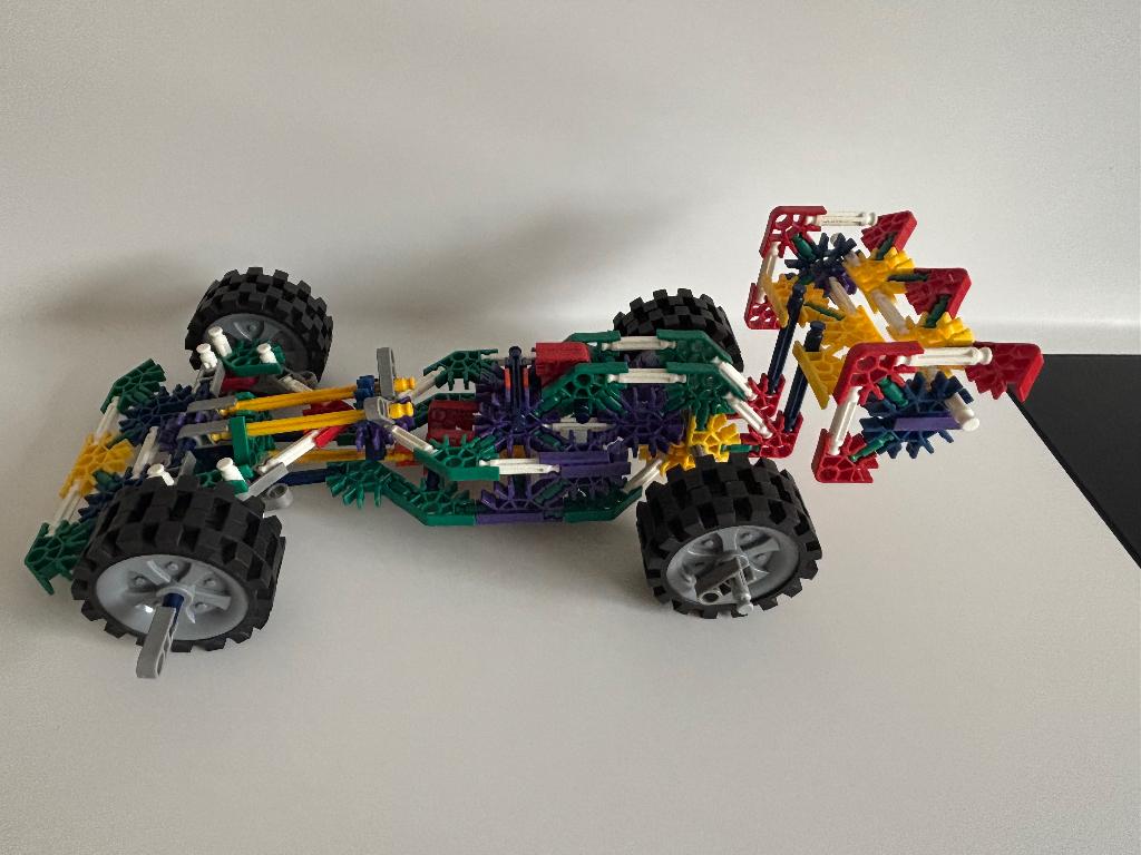 Educatief constructiespel K'nex 22004 "racewagen " compleet, Ophalen, Gebruikt, Knutselen