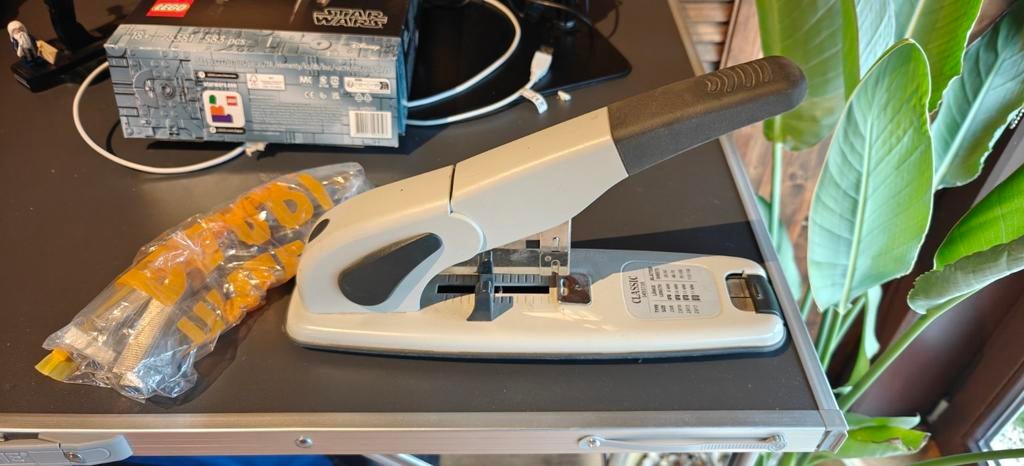 Nietmachine leitz, Ophalen