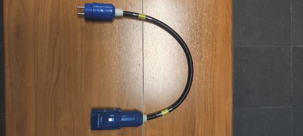 Verloopkabel Schuko => CEE female Mennekes 16A, Ophalen, Gebruikt, Kabel of Snoer