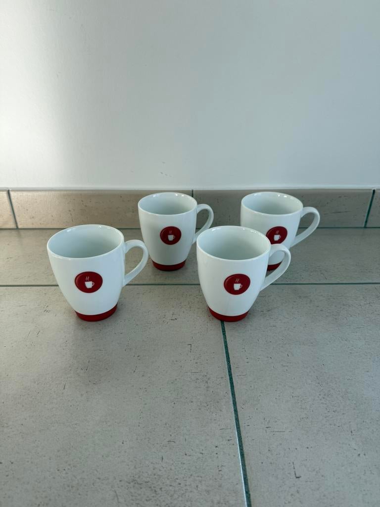 Ppd koffietas wit met rood 4 stuks nieuw, Enlèvement ou Envoi, Neuf, Uni, Tasse(s) et/ou soucoupe(s)