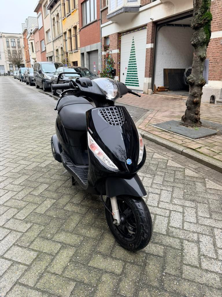 Piaggio zip a klasse, Fietsen en Brommers, Scooters | Piaggio, Zo goed als nieuw, Zip, Klasse A (25 km/u), Benzine, Ophalen of Verzenden