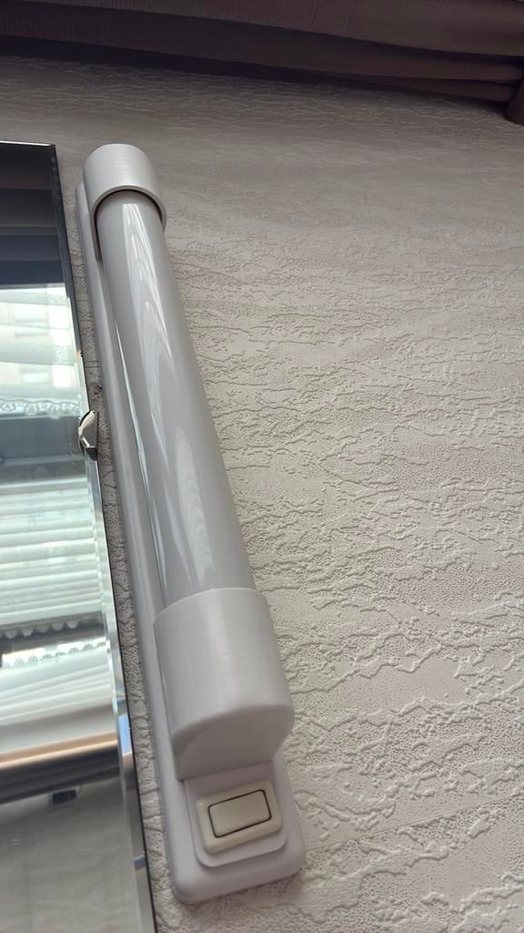 Lamp voor boven een spiegel, Ophalen, Zo goed als nieuw