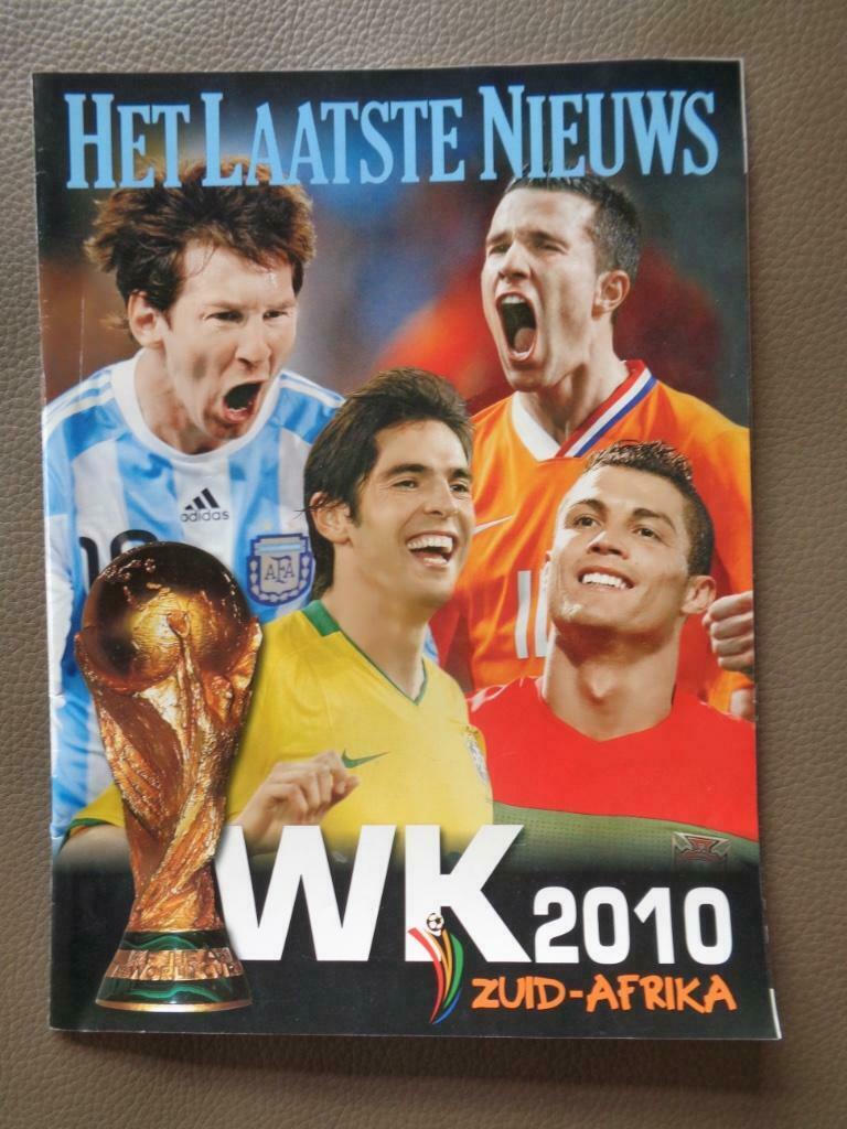 Voetbal WK 2010 - Krantenmagazine HLN 2010, Ophalen of Verzenden, Gelezen