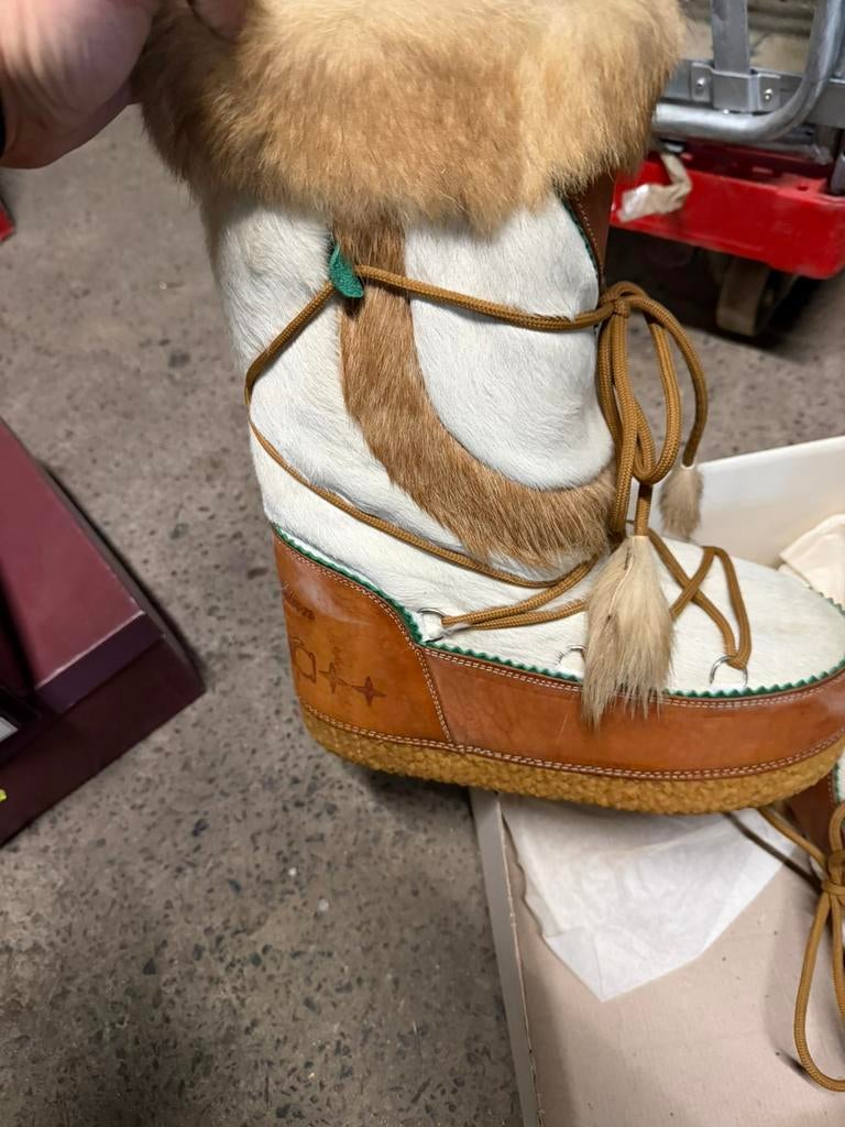 Diadora boots 42-44 nieuw, Kleding | Heren, Ophalen, Boots