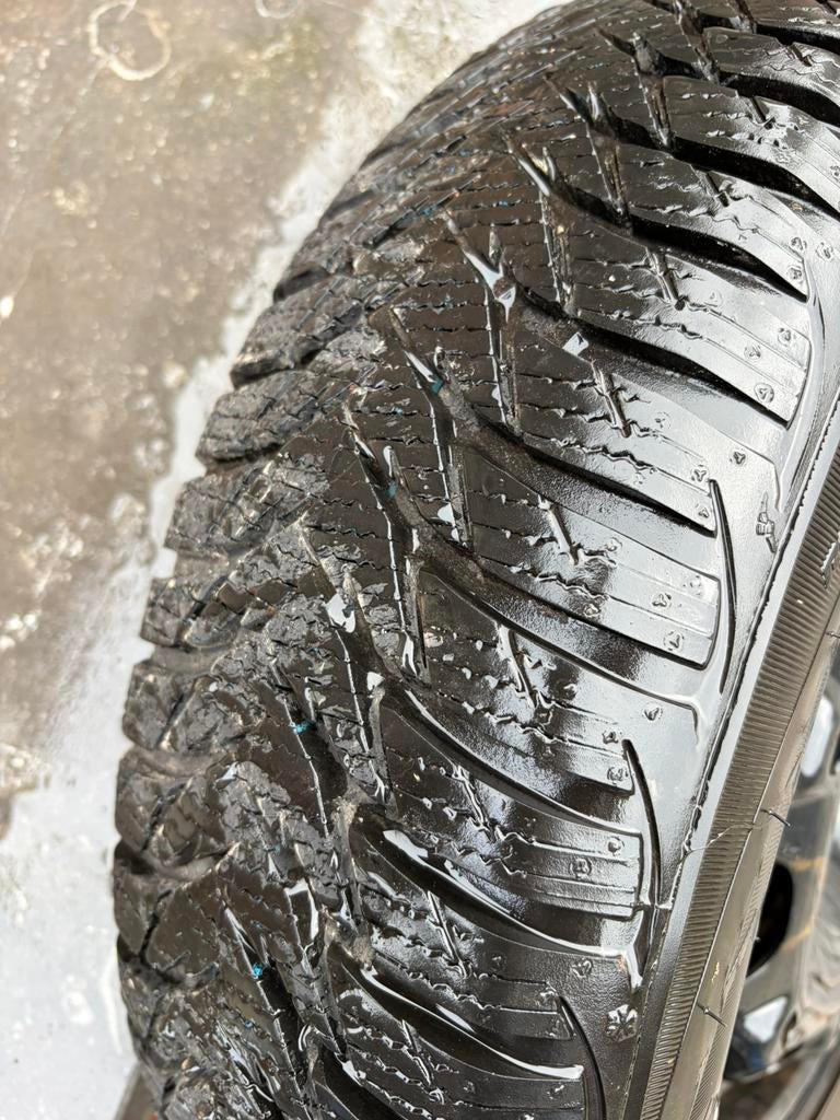 4 roues equipées pneus hiver comme neuf pour VW, Skoda, etc, Enlèvement, Comme neuf