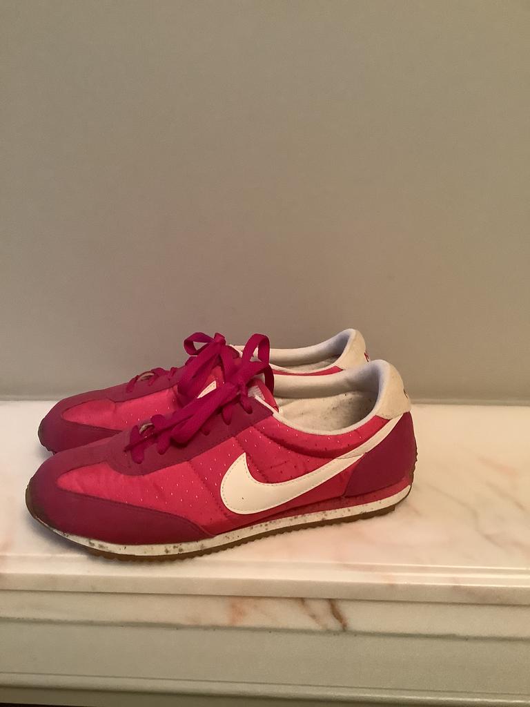 Chaussures de sport Nike pour femmes, Rose, Chaussures de sports, Porté, Envoi