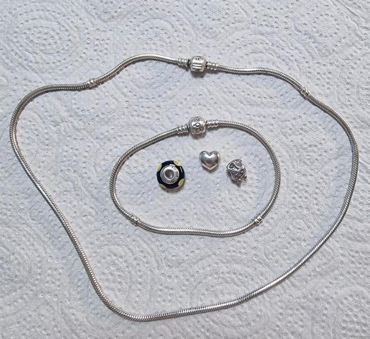 Set Pandora ketting en armband met bedels, Ophalen, Zo goed als nieuw, Met bedels of kralen, Zilver
