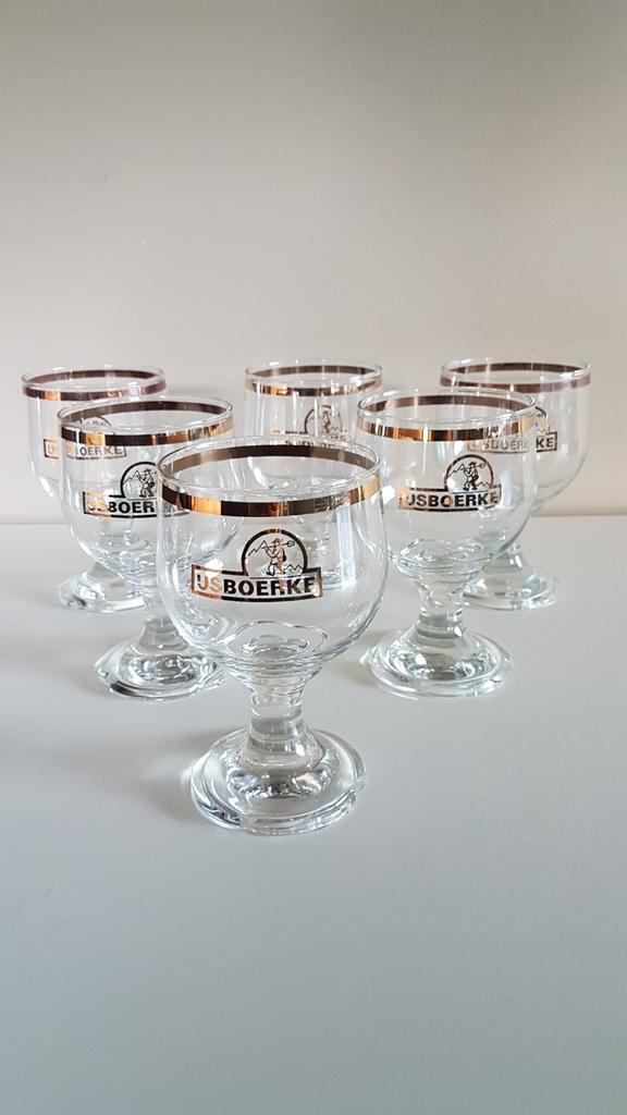 6 mooie vintage Ijsboerke coupes, met gouden rand en opdruk., Ophalen of Verzenden