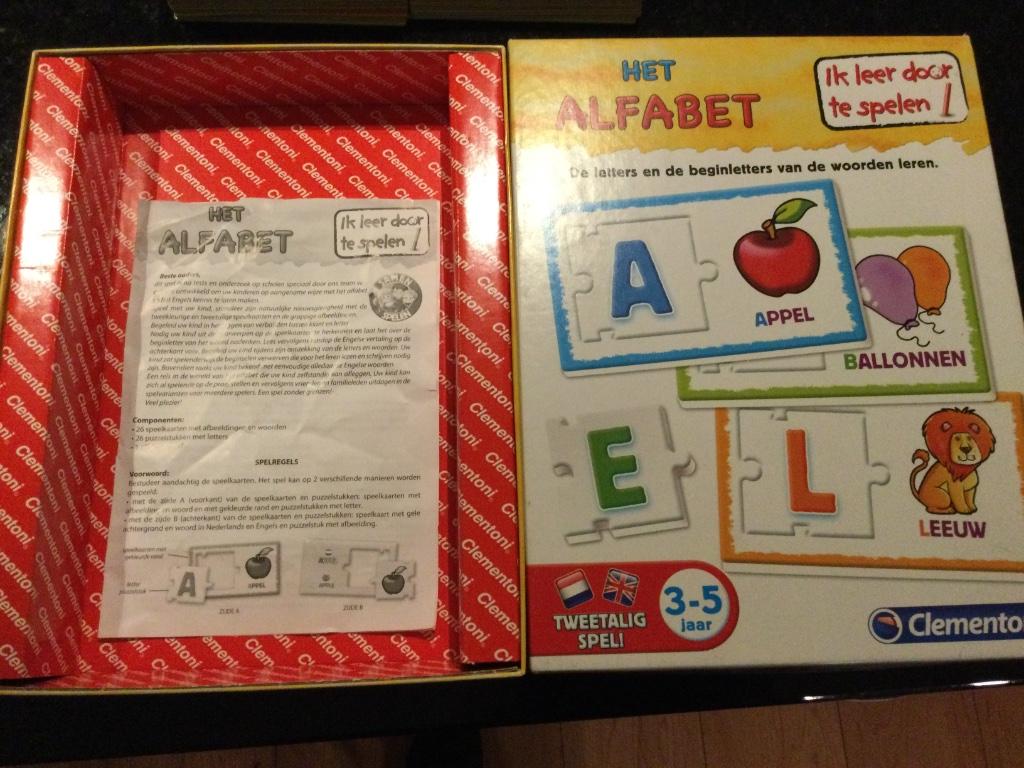 Het alfabet spel (tweetalig Nederlands-Engels), Kinderen en Baby's, Ophalen of Verzenden, Zo goed als nieuw, Puzzelen