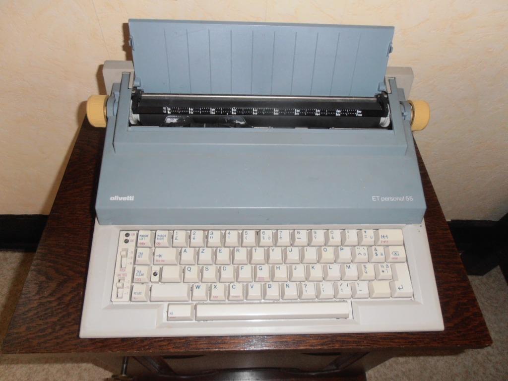 Elektronische schrijfmachine Olivetti, Ophalen