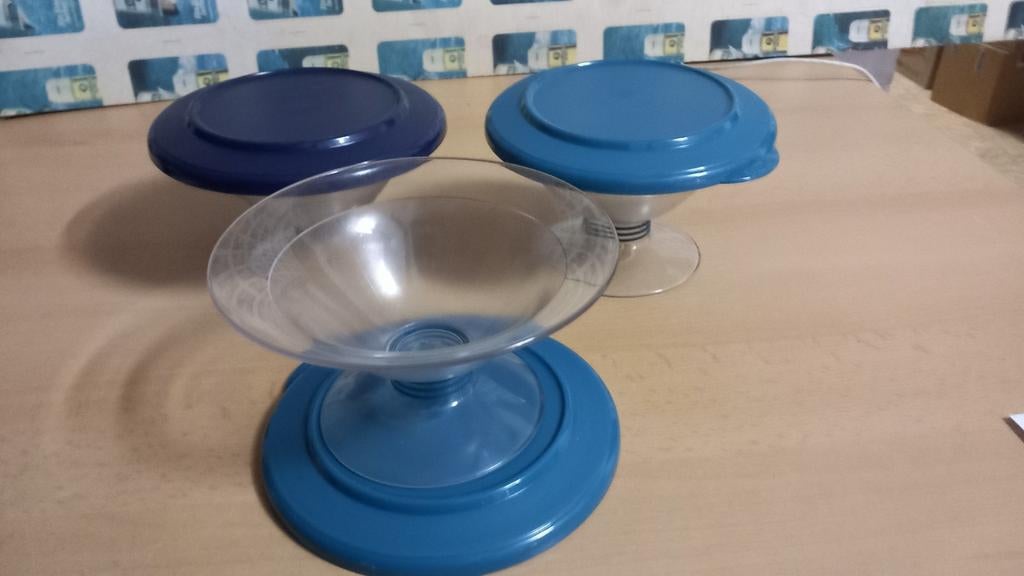 Coupes de fête Tupperware, Enlèvement ou Envoi, Comme neuf, Bleu