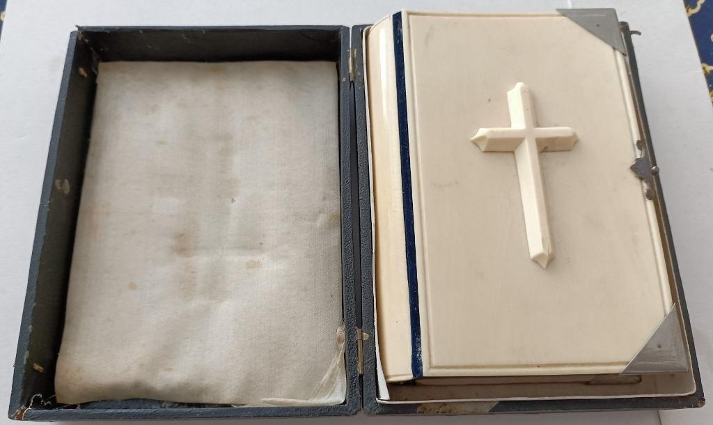 Nouveau paroissien romain couverture ivoire + boite cuir, Livres, Christianisme | Catholique, Enlèvement ou Envoi, Utilisé, Collectif