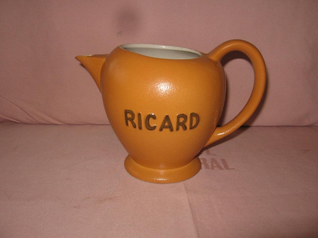 Pichet rond brun Ricard 1 L bec verseur droit, rectangulaire, Collections, Enlèvement ou Envoi, Comme neuf, Ustensile