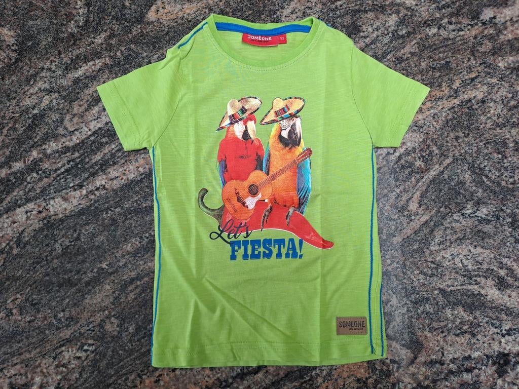 T-shirt vert t 92 2 perroquets et guitare Fiesta !, Garçon, Enlèvement ou Envoi, Chemise ou À manches longues, Comme neuf
