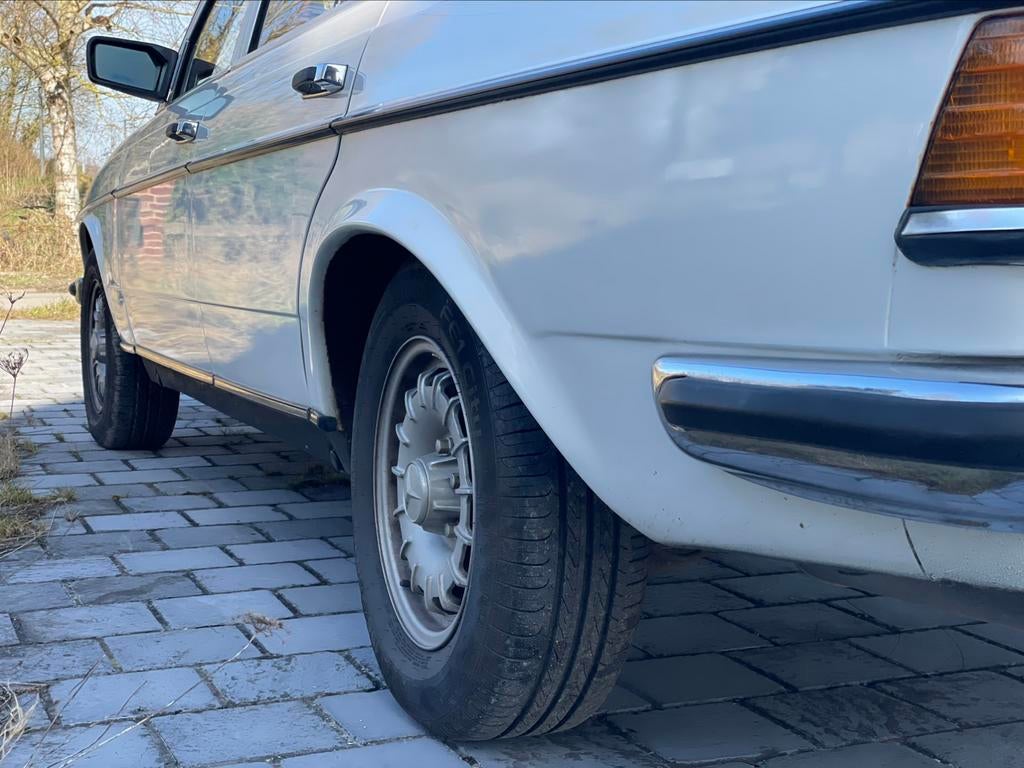 Mercedes 280 W123 Oldtimer, foto 9