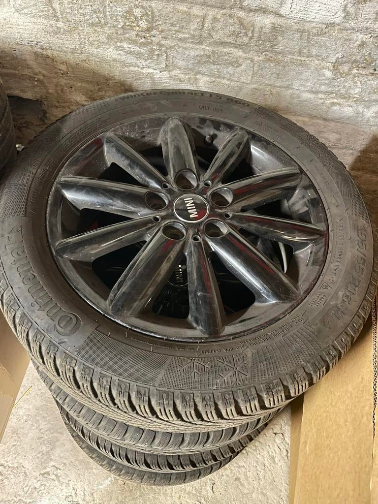 4 jantes noires pneus hiver + 1 pneu été, Neuf, Pneus et Jantes, Pneus hiver, 16 pouces