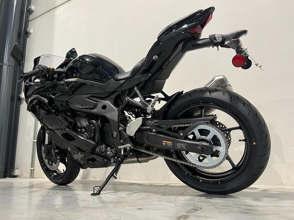 ZX4R NOIR 2025 NOUVEAU EN STOCK, Entreprise, Plus de 35 kW, Super Sport, 400 cm³