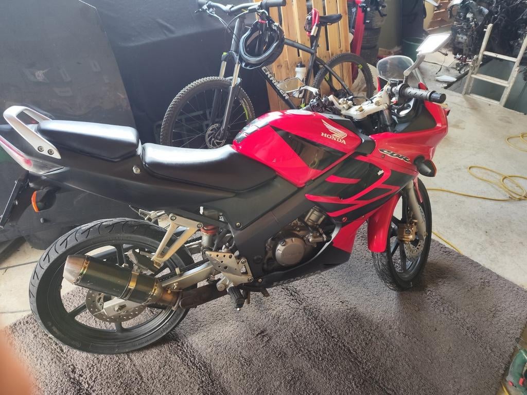 Cbr125r, Ophalen, Zo goed als nieuw, 125 cc
