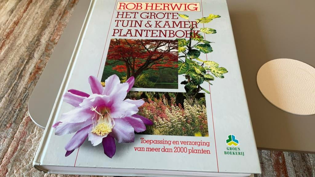 Het grote tuin& kamer plantenboek van Rob herwig, Ophalen of Verzenden, Zo goed als nieuw