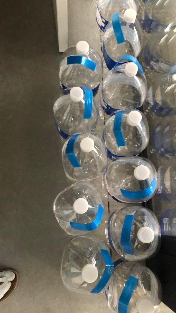 Plastic flessen 5 liter, Ophalen, Zo goed als nieuw