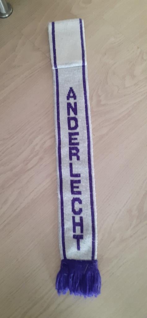 Sjaaltje Anderlecht, Ophalen, Gedragen, Sjaal