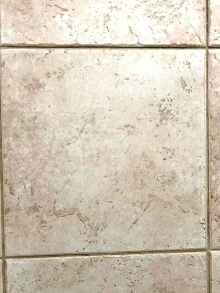 Gezocht: 12 oude beige keramische vloertegels 30x30 cm, Doe-het-zelf en Bouw, Ophalen, Keramiek, Zo goed als nieuw, 20 tot 40 cm