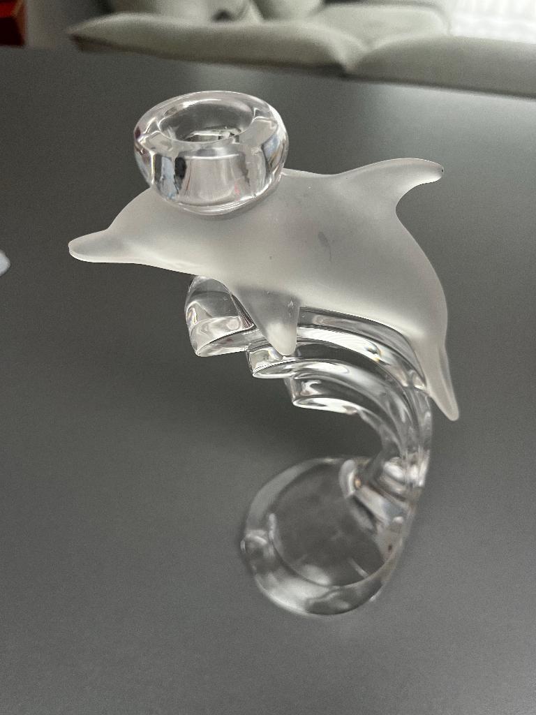 Glazen kaarshouder in de vorm van een dolfijn op een golf, Ophalen, Glas