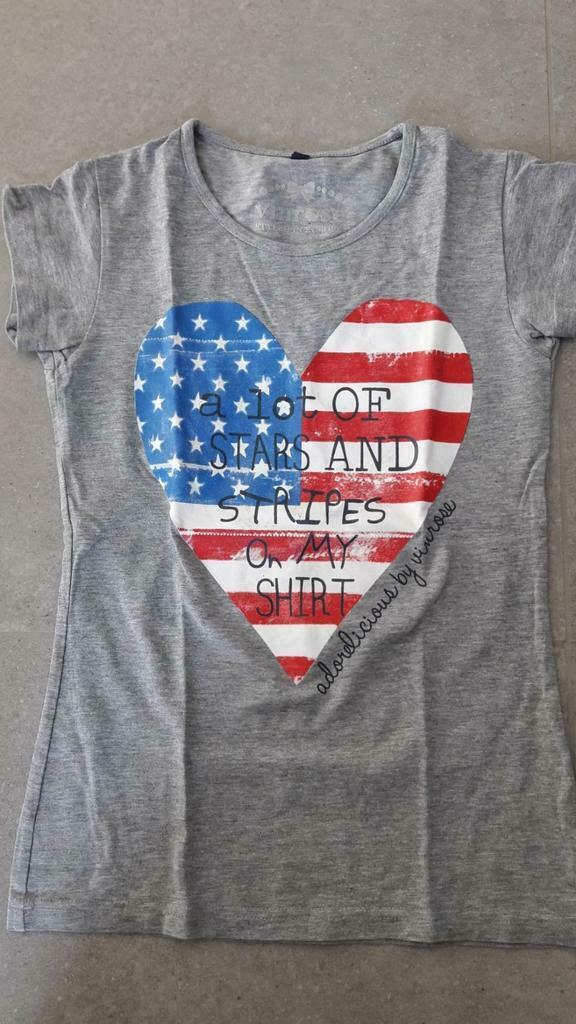Grijs t shirt met Amerikaanse vlag in een hart, Enlèvement ou Envoi, Utilisé