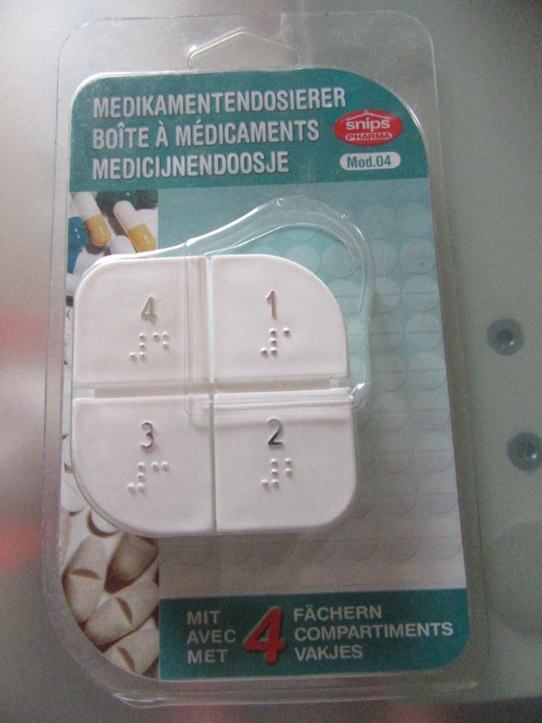 boîte à médicaments Snips Pharma 4 compartiments neuve, Enlèvement, Neuf