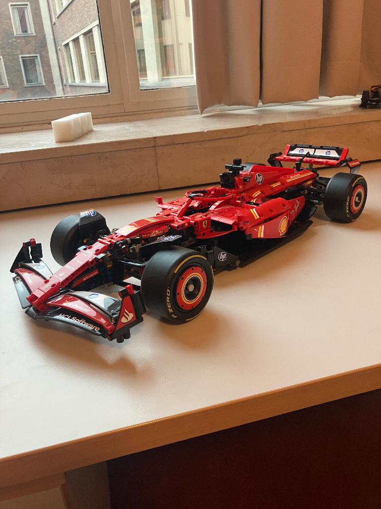 LEGO Technic Ferrari SF-24 F1 Auto, Ophalen of Verzenden, Zo goed als nieuw, Complete set, Lego