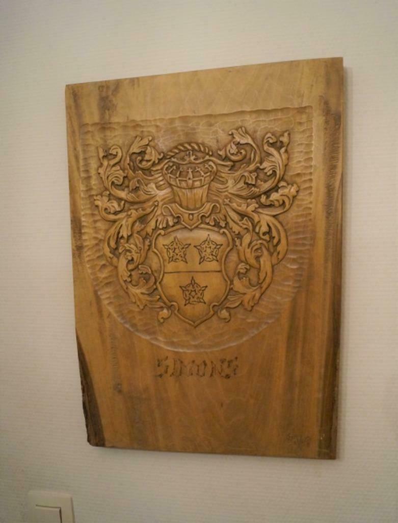 antieke houten plaat met wapenschild handgemaakt 54 x 40, Antiek en Kunst, Curiosa en Brocante, Ophalen of Verzenden